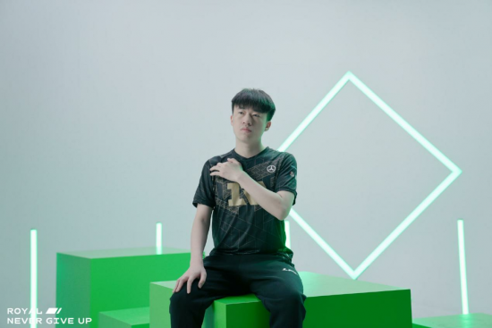 特朗普访问日本与高市早苗会晤聚焦美日关系